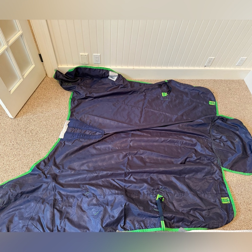 Used Horse Weatherbeeta Comfitec Dynamic Light Turnout Sheet. 75” - Picture 4 of 6